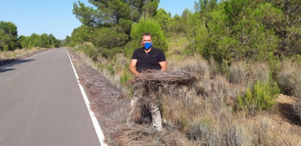 El PP advierte al alcalde del PSOE que, si en 72 horas no retira los montones de maleza acumulados en carreteras de zonas ZEPA, informará al Seprona