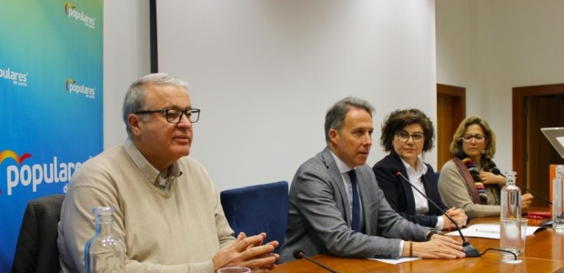 El PP presenta a los comerciantes de Lorca el Plan de Autónomos de Feijóo, “que les rescatará del maltrato de Sánchez con menos impuestos y trabas y más protección social”